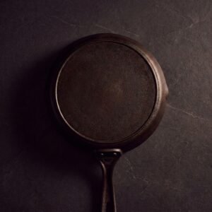 Cast iron skillet, 10 inch — Cast iron, pre-seasoned